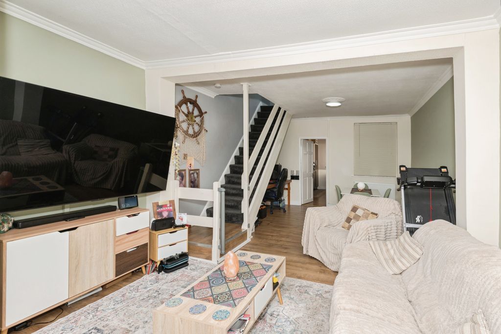 Property photo 2 of 26