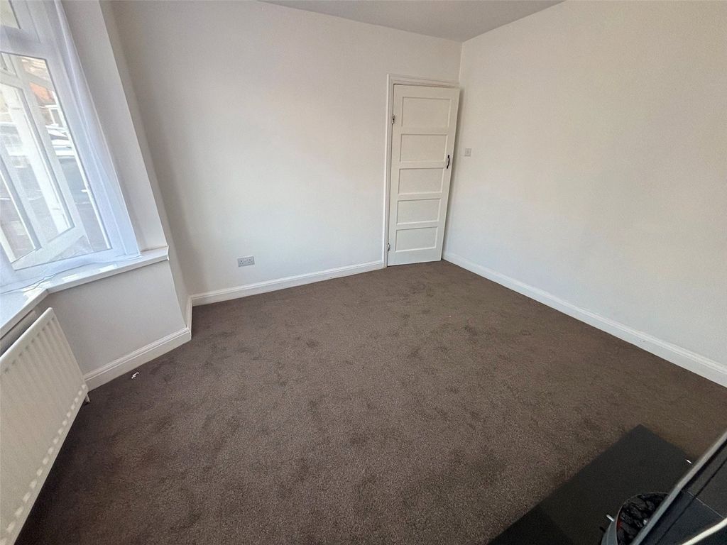 Property photo 3 of 17 Picture No. 08