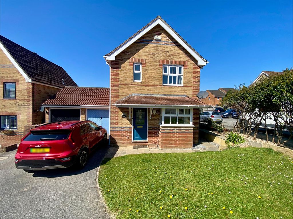 Property photo 1 of 17 10 Lower Ridings - Front Shot.Jpg