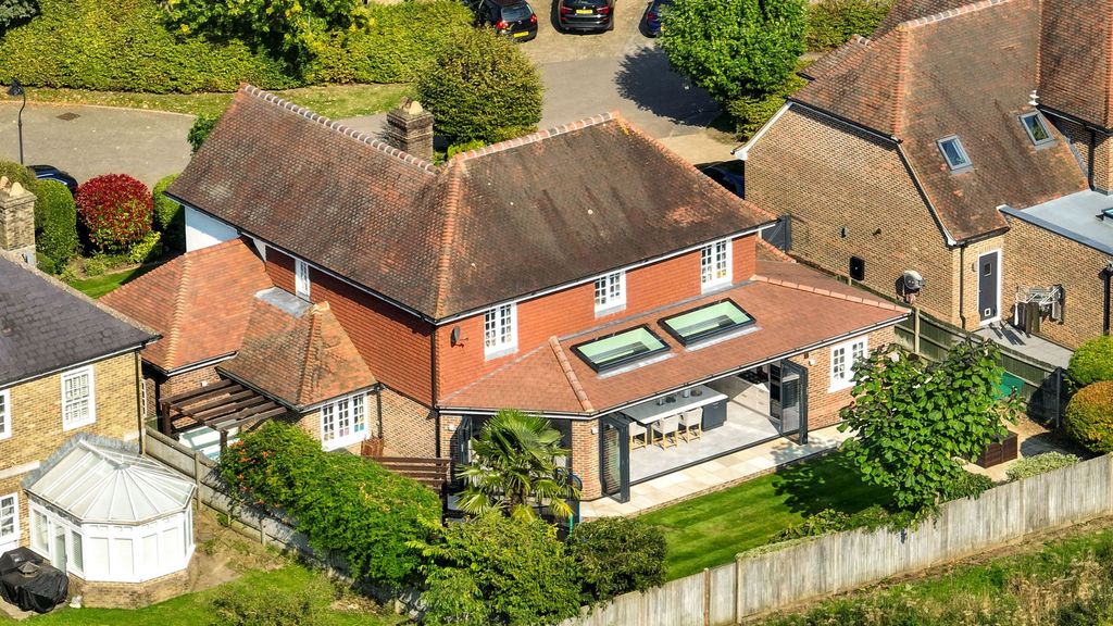 Property photo 2 of 37