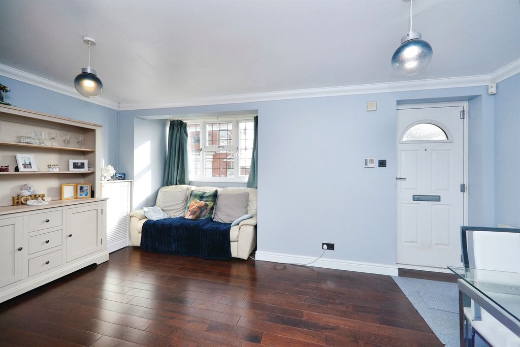 Property photo 3 of 15