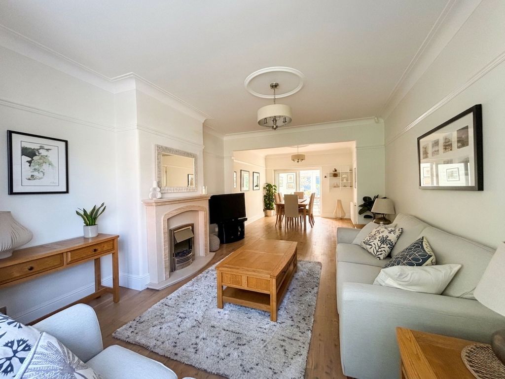 Property photo 3 of 31