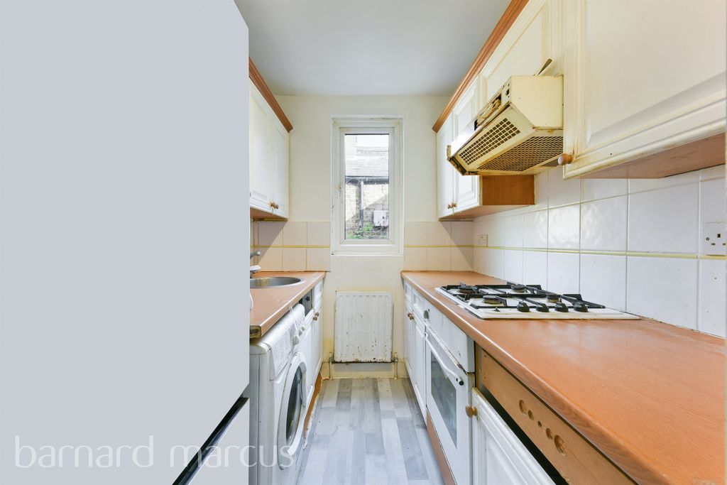 Property photo 3 of 6