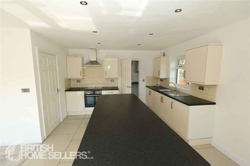Property photo 3 of 21 Picture No. 07