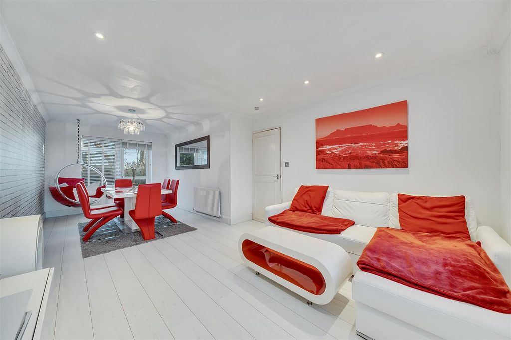 Property photo 2 of 16