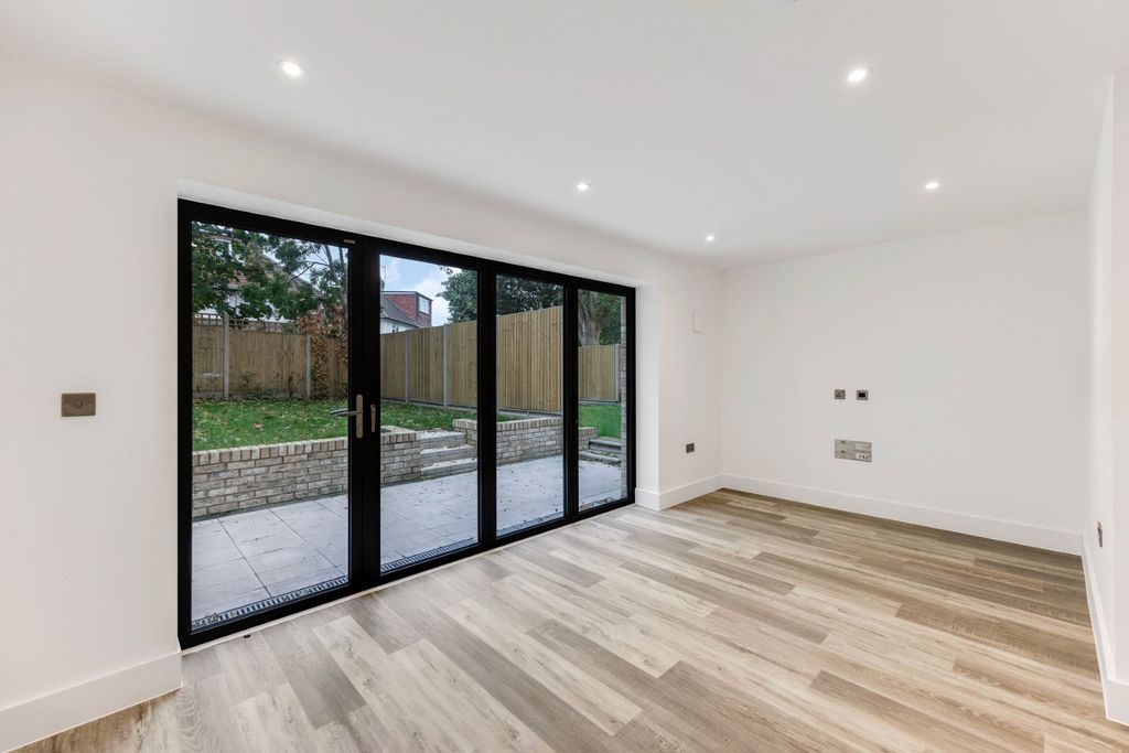 Property photo 3 of 15 Picture No. 08