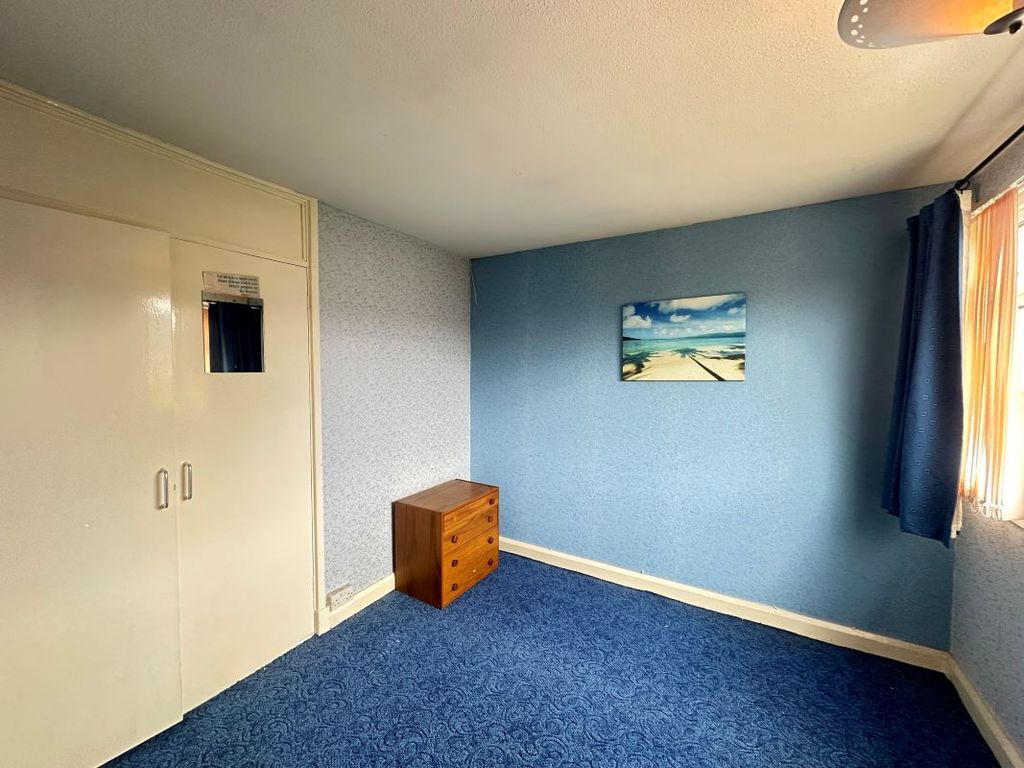 Property photo 2 of 26