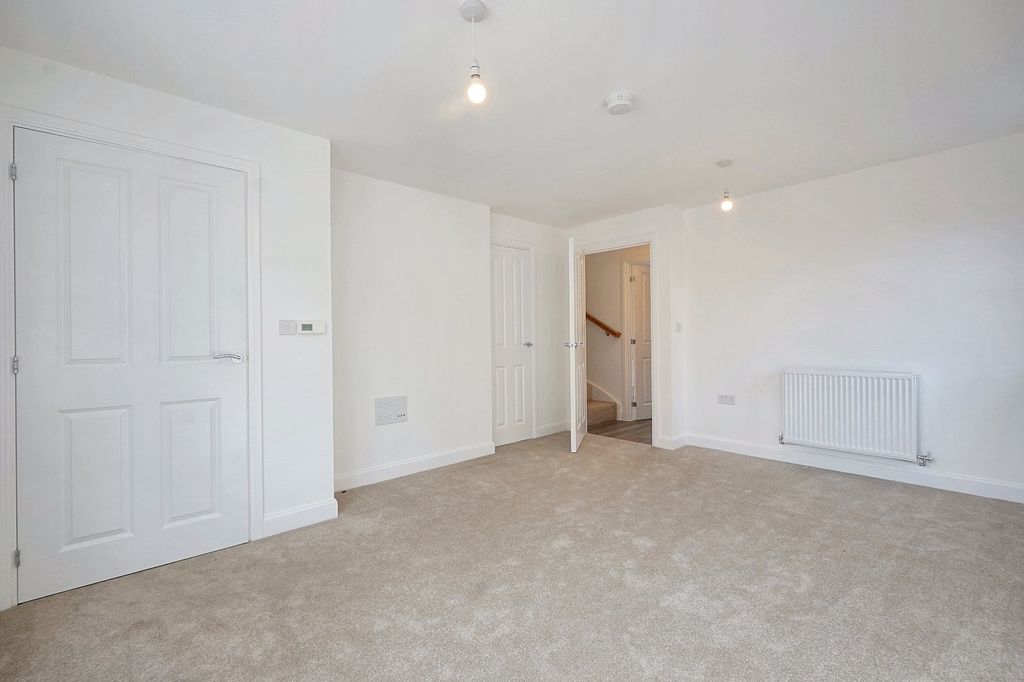 Property photo 3 of 22 Picture No. 04
