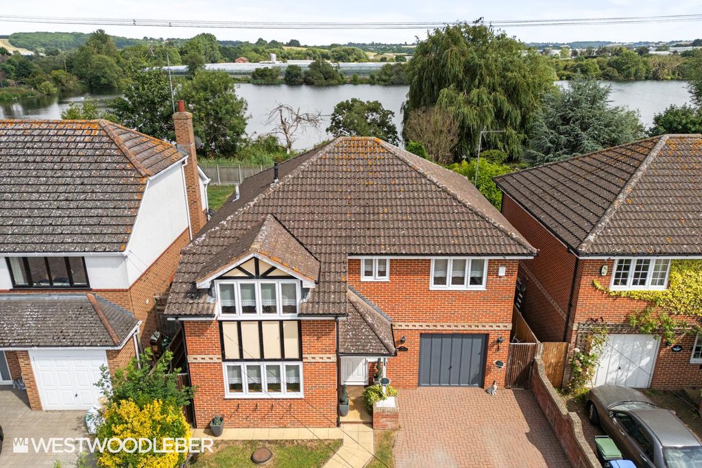 Property photo 1 of 43 Willowhouse_39.Jpg