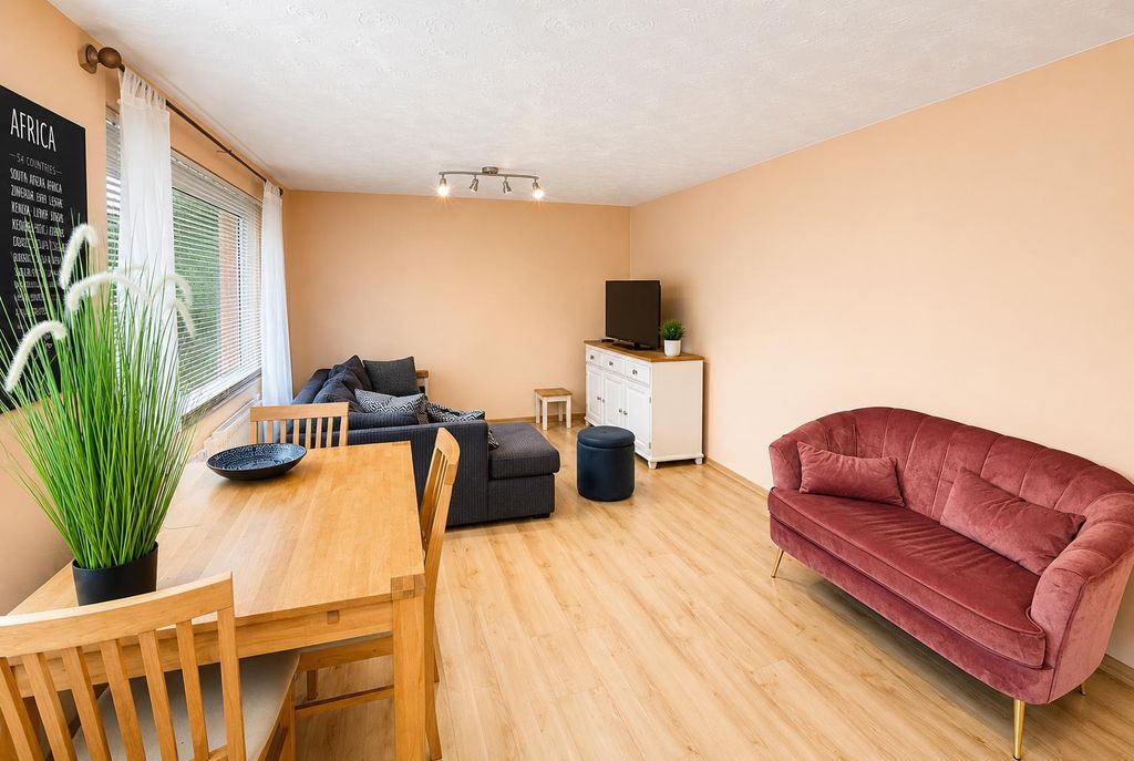 Property photo 2 of 17 4.Png