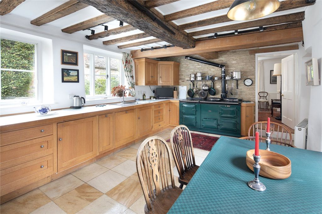 Property photo 2 of 14 Kitchen