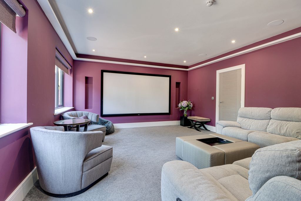 Additional image 7 of 7 bed detached house for saleLondon Road, Luton LU1