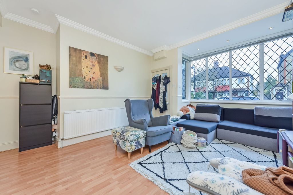 Property photo 3 of 12