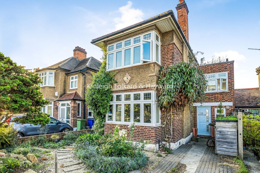 Property photo 1 of 12 34B7Cda3-5A21-45B6-9