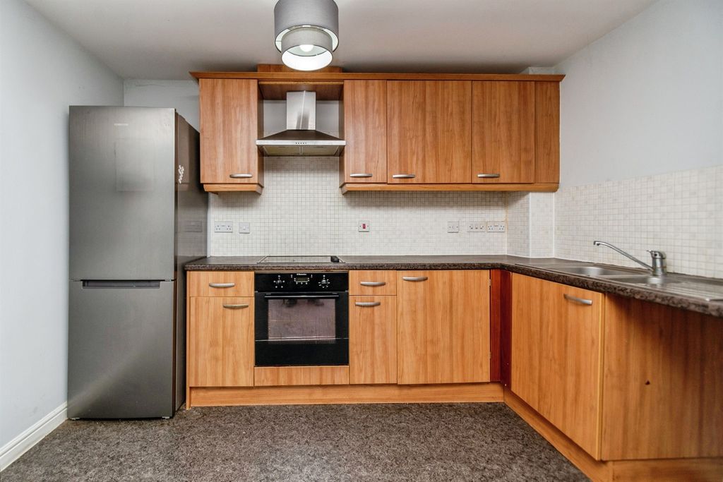 Property photo 3 of 11