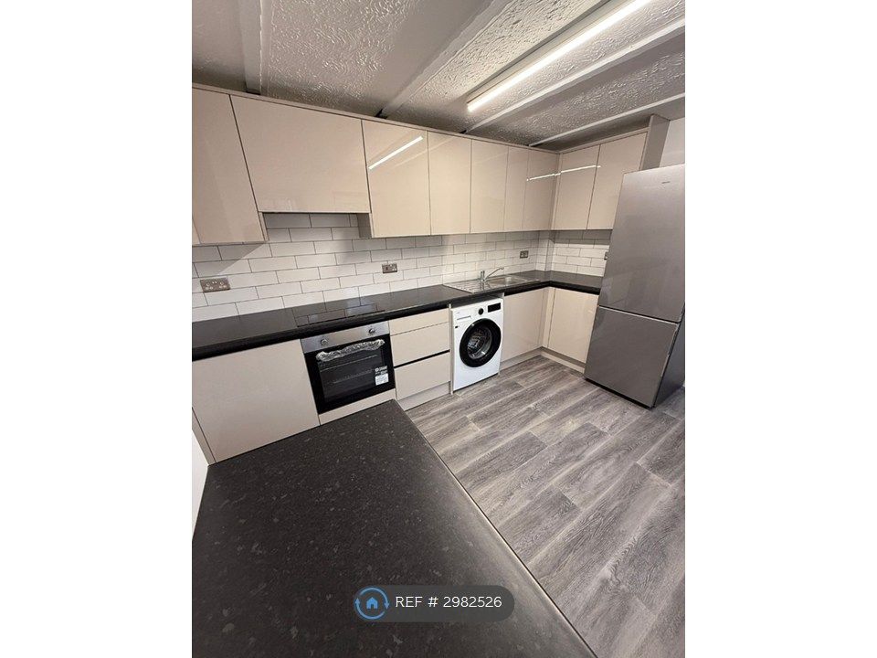 Property photo 2 of 14 Kitchen