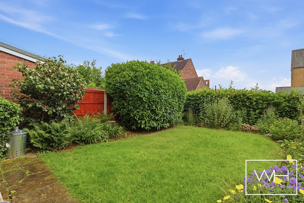 Property photo 1 of 16 11 Windsor Walk, Cusworth 21