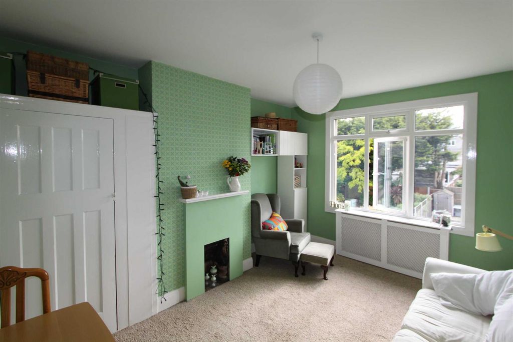 Property photo 2 of 6