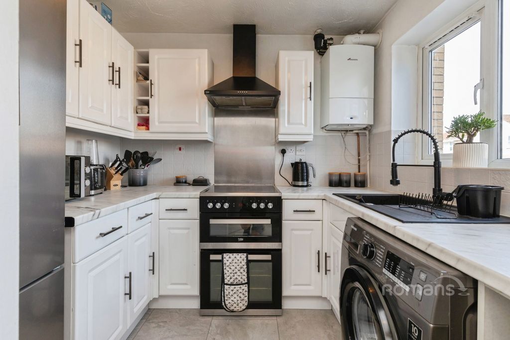 Property photo 2 of 10 Pbox-Img.Jpg