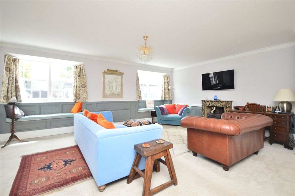 Property photo 2 of 22 Sitting Room