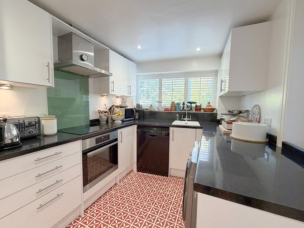 Property photo 2 of 16