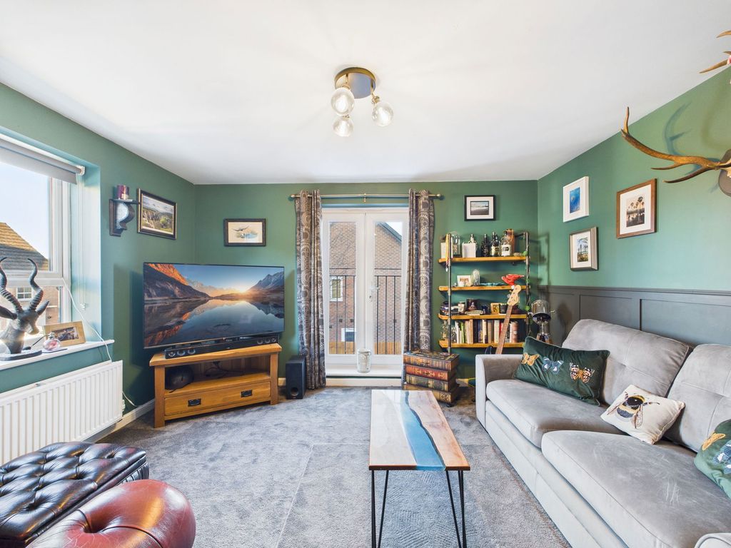 Property photo 3 of 34