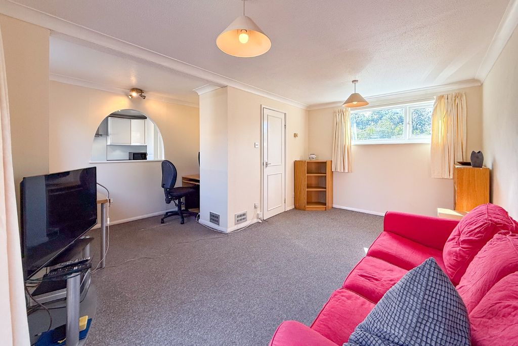Property photo 2 of 13 4517312