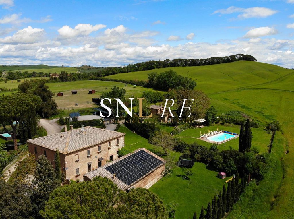 Property photo 2 of 40