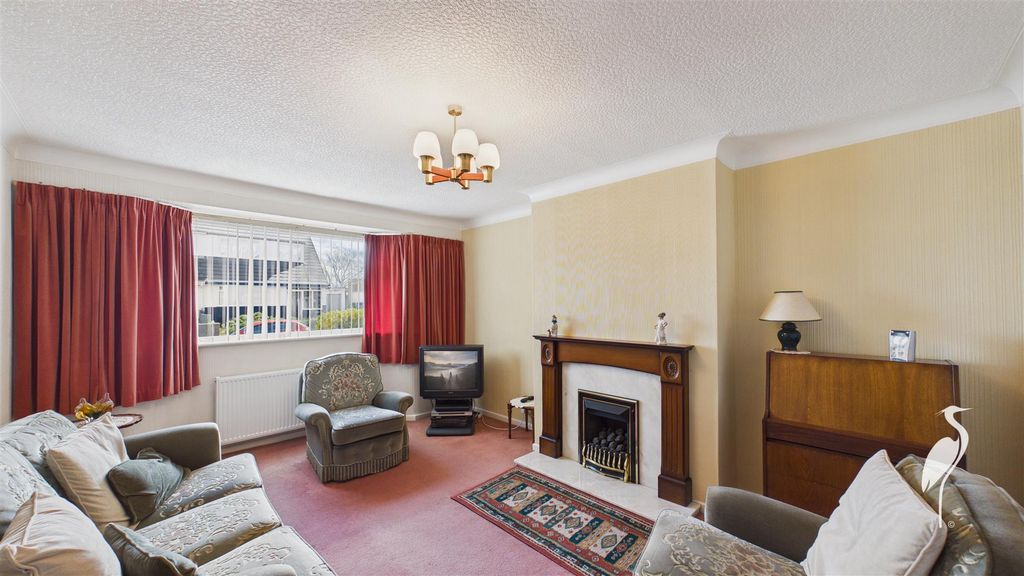 Property photo 2 of 23 Lounge