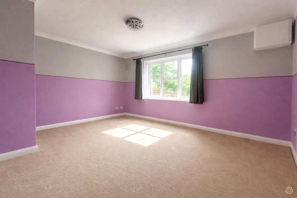 Property photo 2 of 7 Picture No. 24