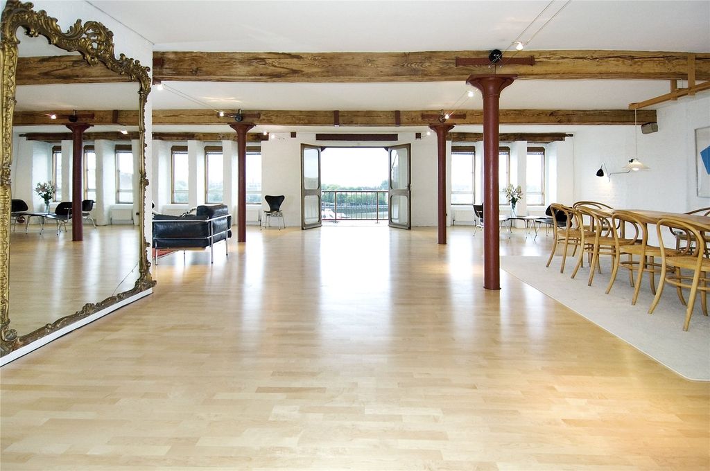 Property photo 2 of 8 Picture No. 01