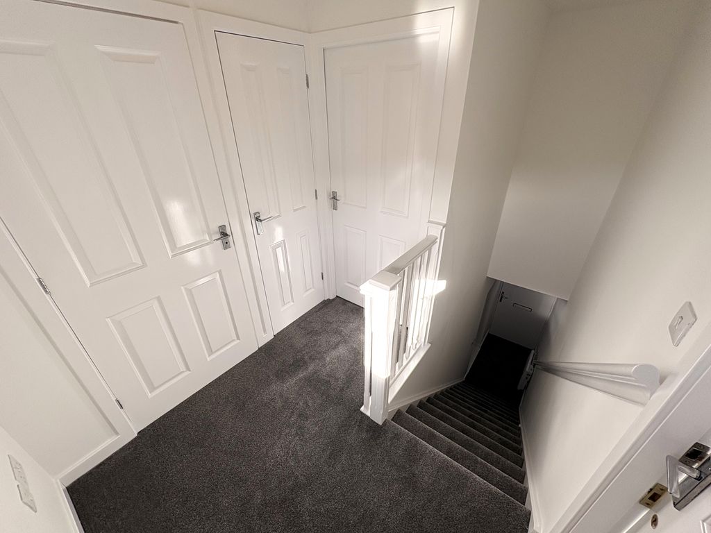 Property photo 2 of 12 Hallway