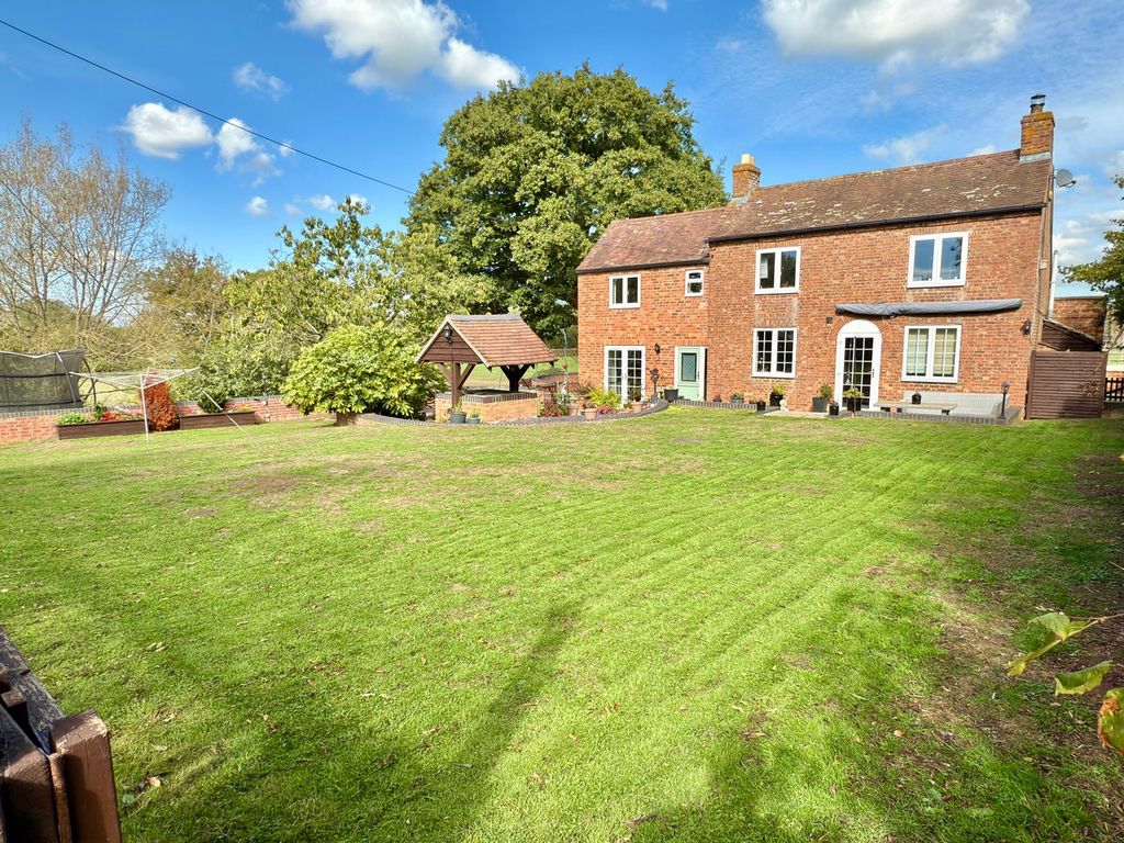 Property photo 1 of 28