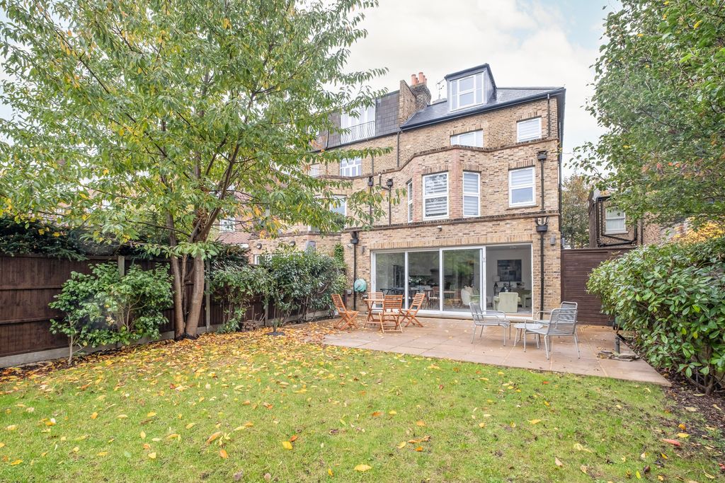 Property photo 3 of 17