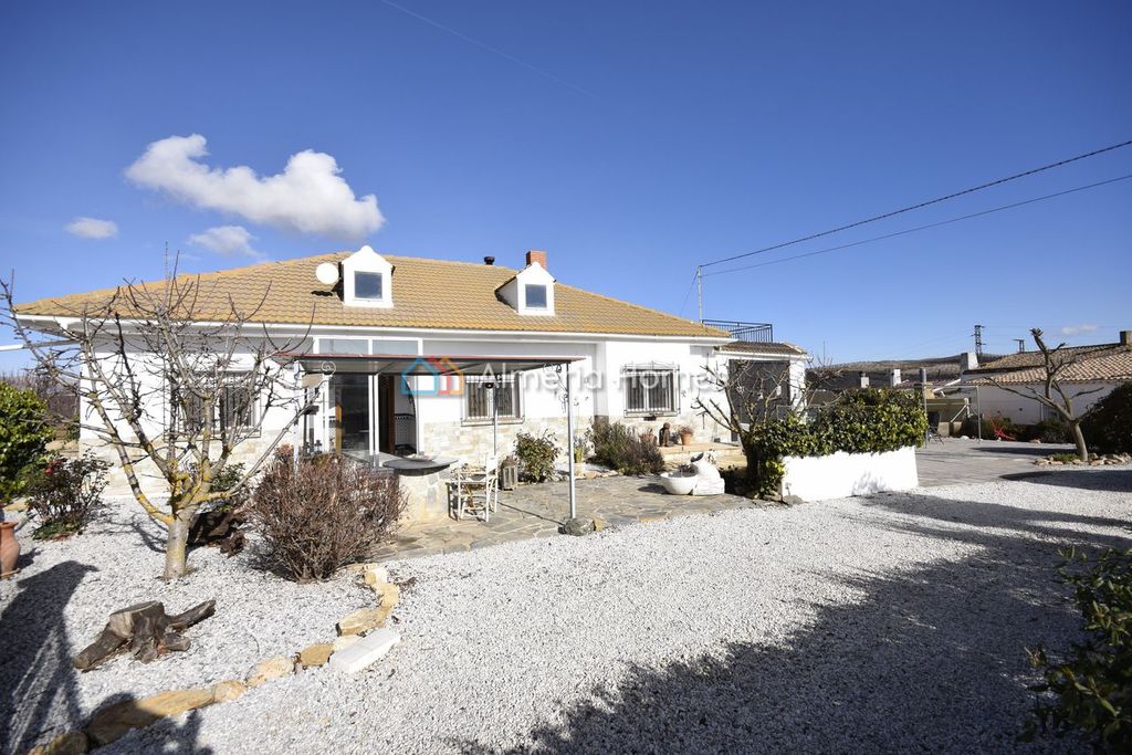 Property photo 2 of 30