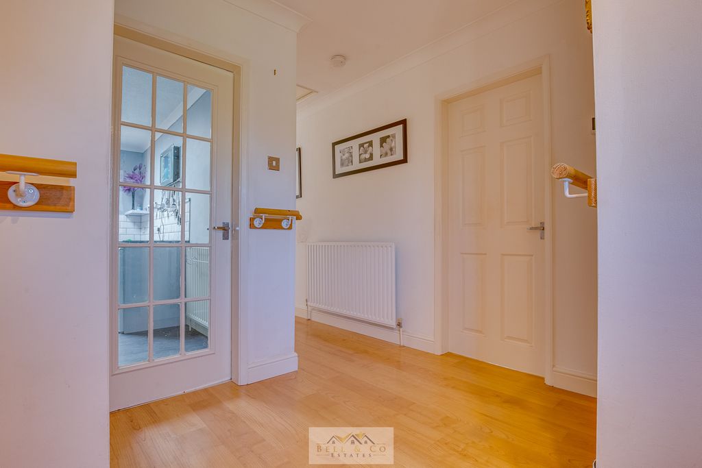 Property photo 3 of 28 Entrance Hall 1.2