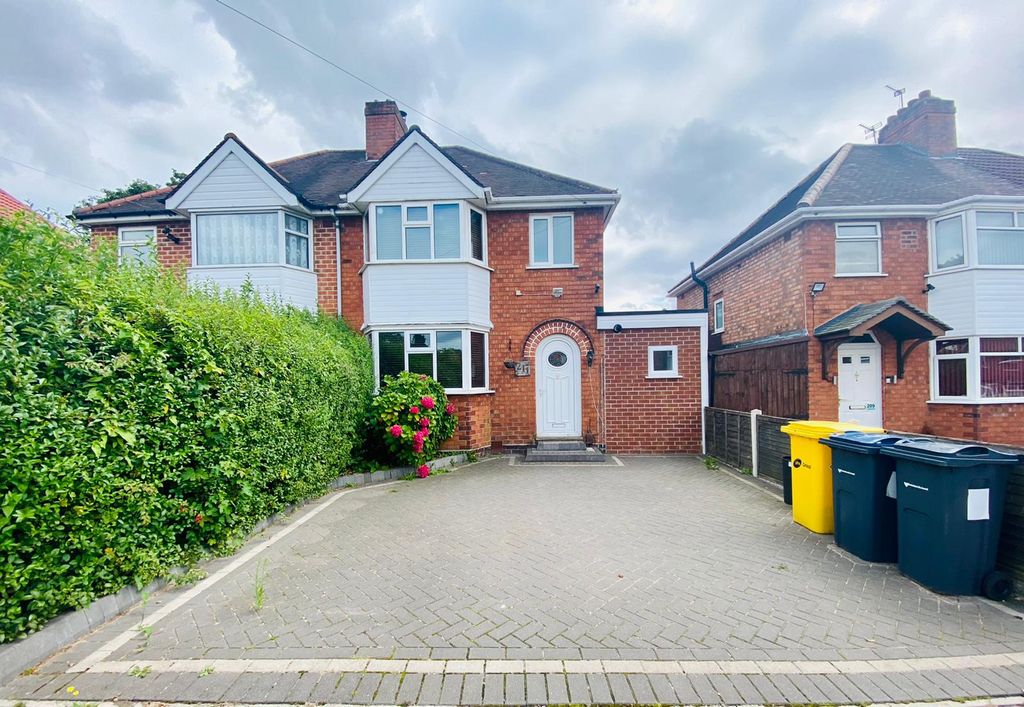 Property photo 1 of 15 Wonderful Furnished Family Home Close To All Amenities