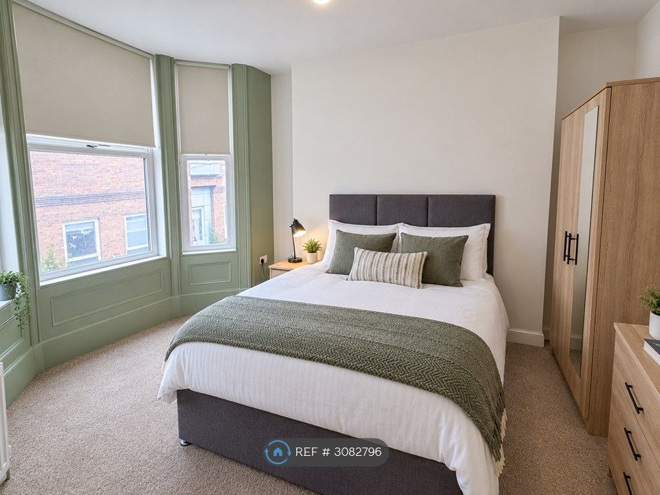 Property photo 1 of 16 Room 2
