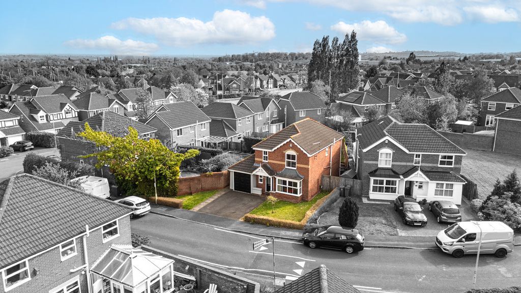 Property photo 2 of 27