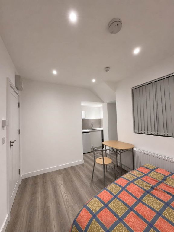 Property photo 1 of 4