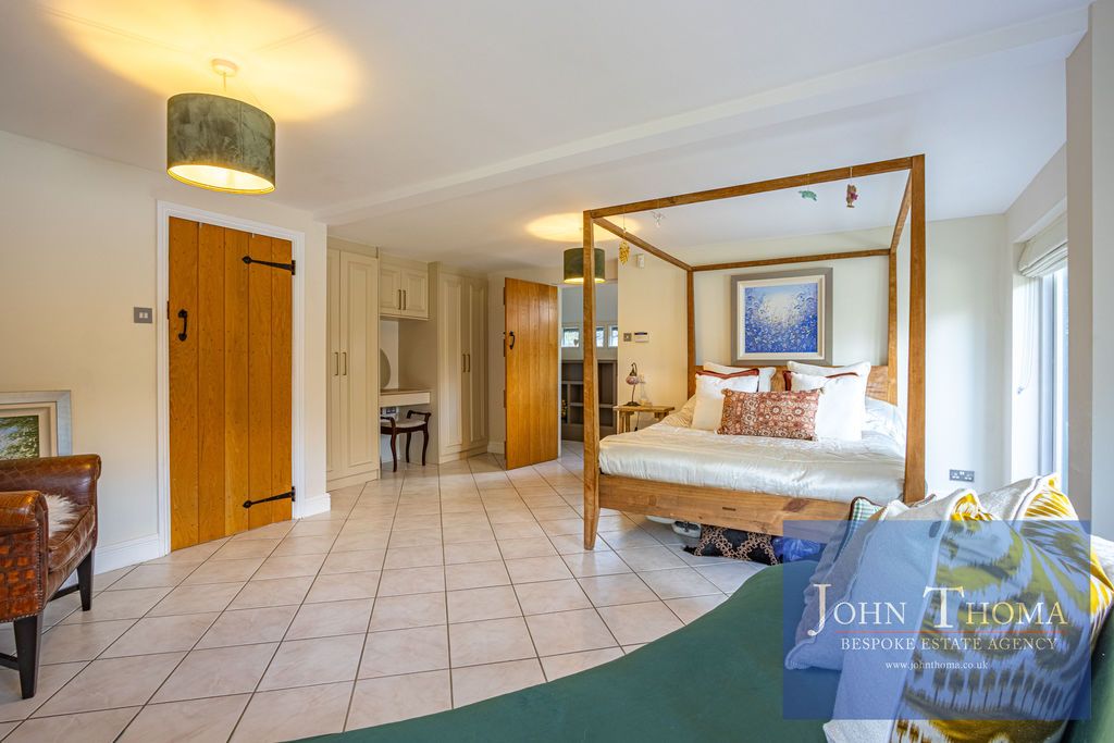 Additional image 25 of 6 bed property to rentMarshalls Barn, Woodside, Epping CM16