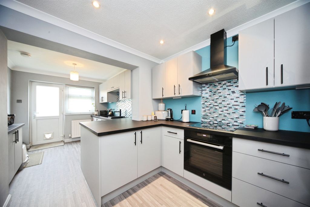 Property photo 3 of 17