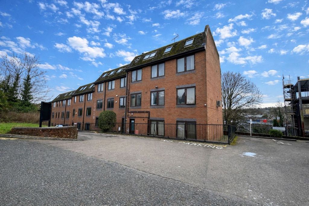 Property photo 1 of 6