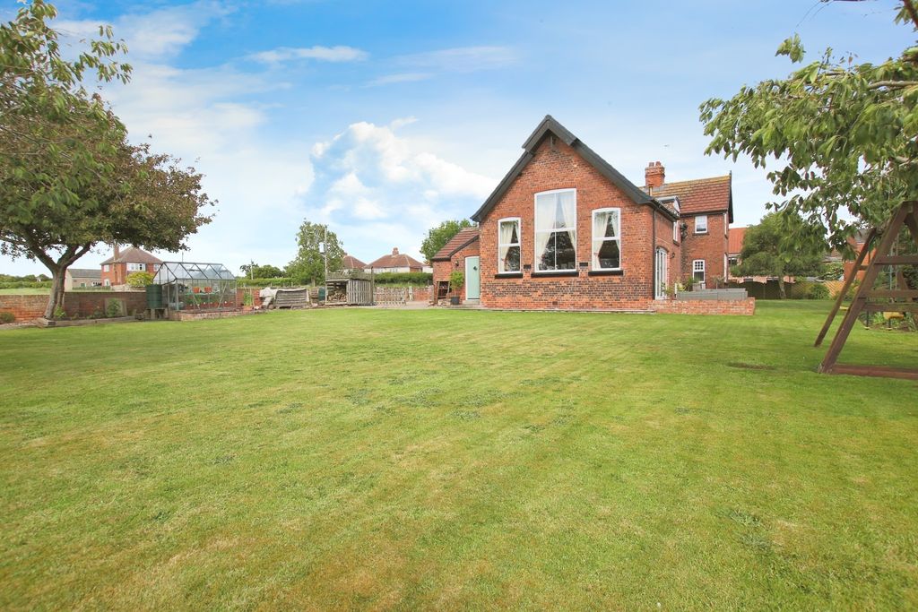 Property photo 3 of 24 4260149