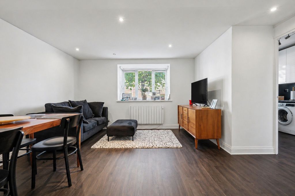 Property photo 2 of 9 5117095