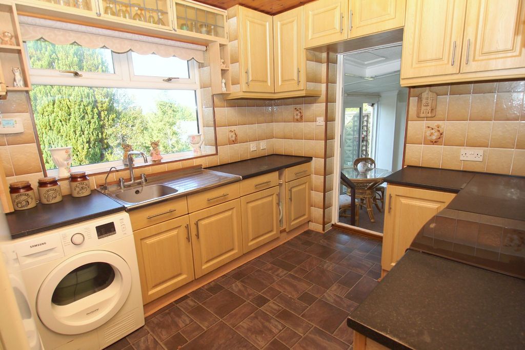 Property photo 3 of 12 Photograph 9