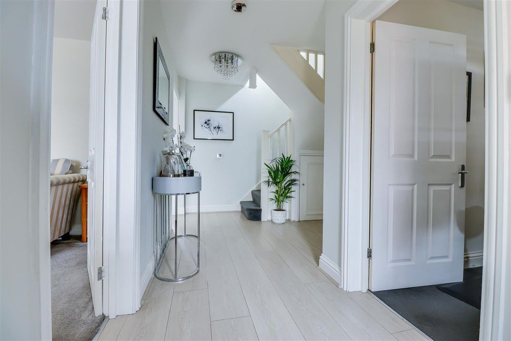 Property photo 3 of 29