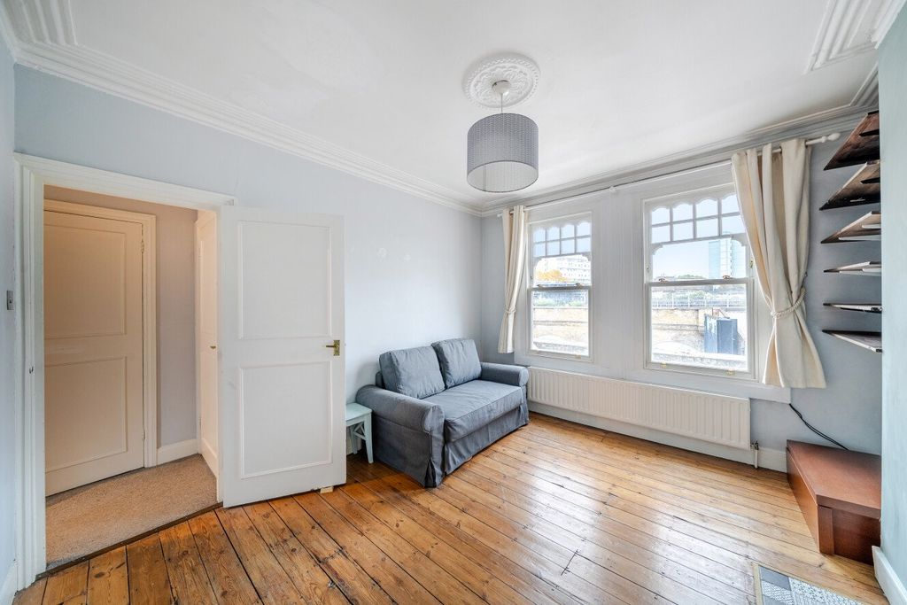 Property photo 2 of 17 Picture No. 12