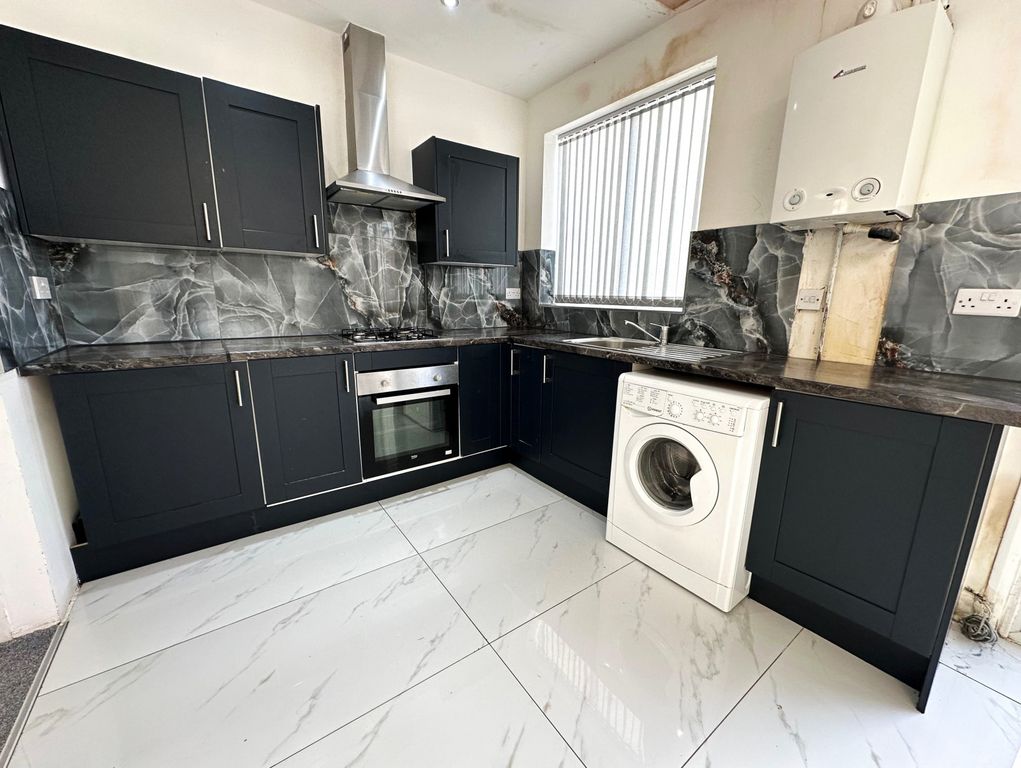 Property photo 1 of 11 3 Bed Semi-Detached House To Rent Westbrook Road, Hounslow Tw5