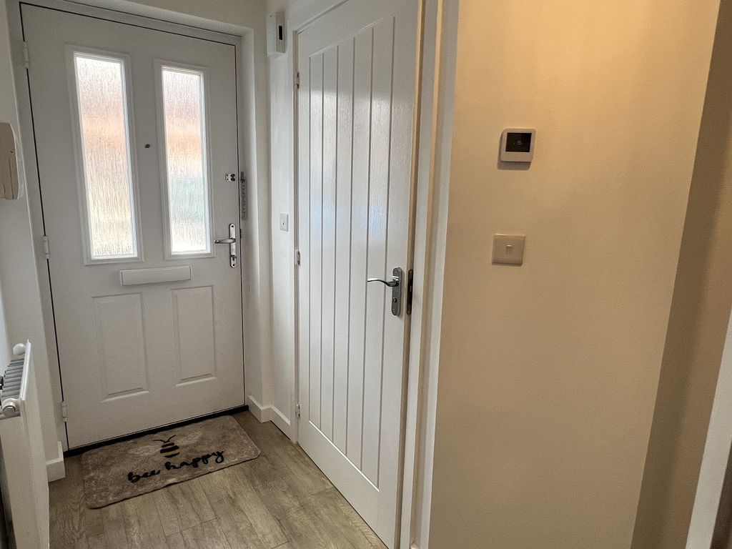 Property photo 2 of 16 Hallway